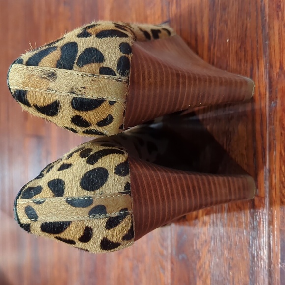 Steven by Steve Madden Leopard Print Wood Heel Wedge size 8 - Picture 3 of 5